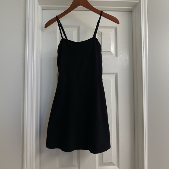Alo Alosoft Courtside Black Tennis Dress - Picture 2 of 3